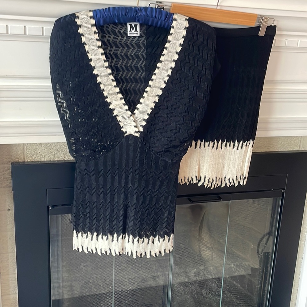 Missoni 2 piece knit top (40) and mini skirt (38) black and cream